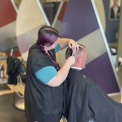 Great Clips - Men's haircut