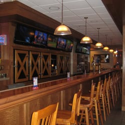Buckets Pub - Bar seating
