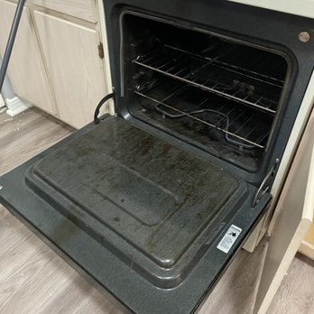 Ervins Cleaning - A really dirty oven before Ervins Cleaning came along and worked their magic - Home Cleaning Near Me - Savannah, Georgia Ervins Cleaning - A really dirty oven before Ervins Cleaning came along and worked their magic - Home Cleaning Near Me - Savannah, Georgia