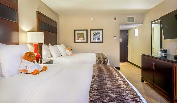 Hotel 43 by null
