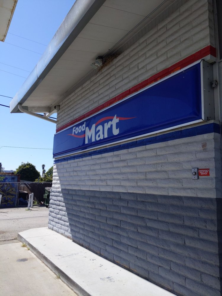 CASTROVILLE 76 Updated April 2024 17 Photos 11400 Merritt St