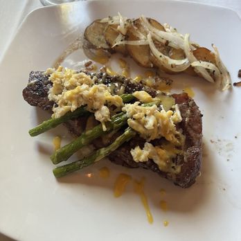 1836 Steakhouse - NY steak with potatoes - Steakhouses Near Me - Huntsville, Texas