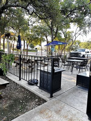 Mouton's Bistro & Bar by null