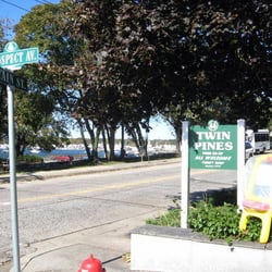 Port Washington Twin Pines Thrift Shop