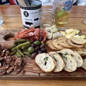 10 Acres Commons - Charcuterie Board - Seafood Near Me - Victoria, British Columbia