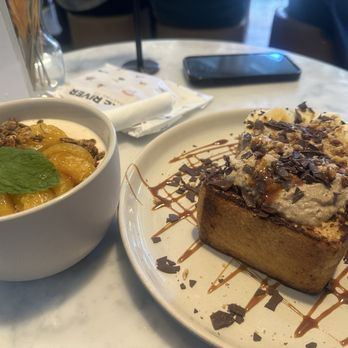 Snake River Roasting Company - Yogurt Bowl and French toast. - Coffee Roasteries Near Me - Jackson, Wyoming Snake River Roasting Company - Yogurt Bowl and French toast. - Coffee Roasteries Near Me - Jackson, Wyoming