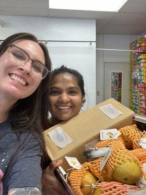 AumPi - Premium Indian Mangos by null