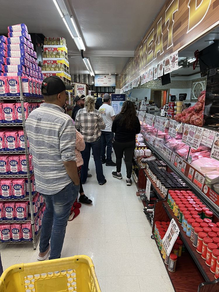 FAMILY FOOD MART Updated August 2024 36 Photos 138 E 1st St