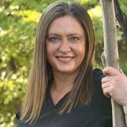 Justyna S Laska, DDS - Dr. Laska