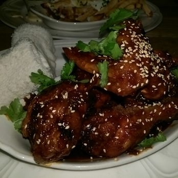 Au Cheval - General Jane's chicken wings - Bars Near Me - Chicago, Illinois