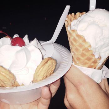Maple View Farm Country Store - don't remember what I got, but it was good. - Ice Cream & Frozen Yogurt Near Me - Hillsborough, North Carolina