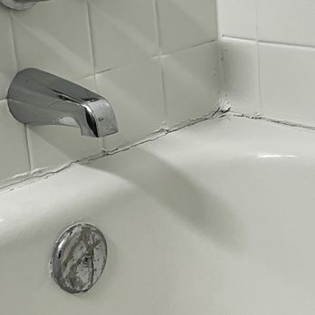 Butler Inn - nasty bathtub - Hotels Near Me - Oxford, Ohio Butler Inn - nasty bathtub - Hotels Near Me - Oxford, Ohio