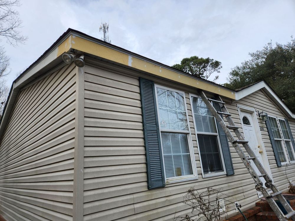 Slide of Donnie Long Roofing