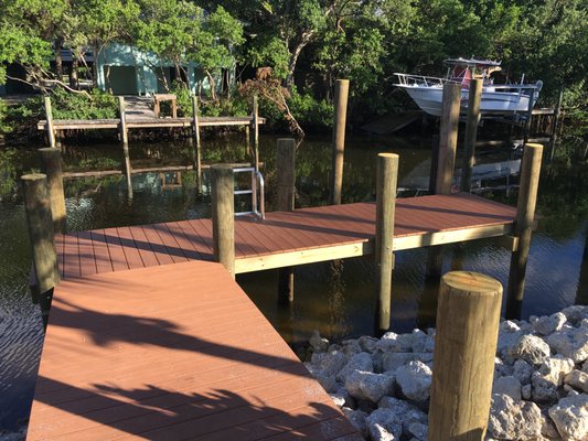 Duncan Seawall Dock-Boat Lift by null