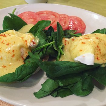 Sunnyside Grill - Eggs florentine (with tomatoes instead of home fries) - Breakfast & Brunch Near Me - Toronto, Ontario
