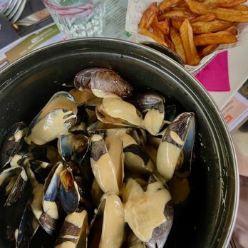Le Garde Manger - Mussels Camembert - French Near Me - Bayeux, 14