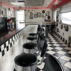 Penny's Diner - Counter and table service