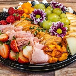 THE MARKET at Edgewood Catering