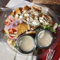 Mediterranean salad with grilled chicken