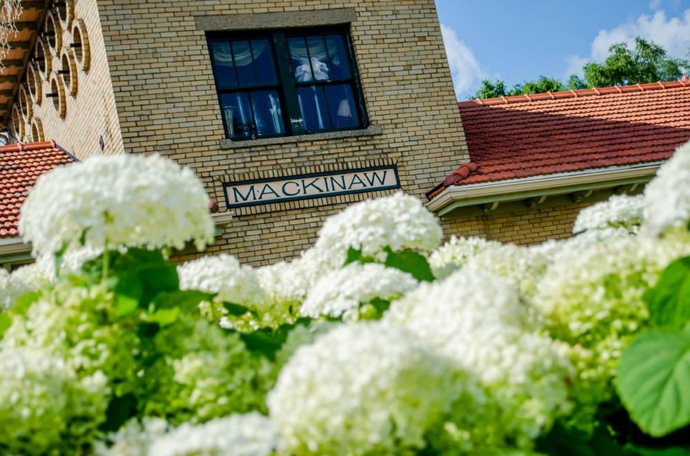 GARDEN GATE FLORAL Updated May 2024 301 N Main St, Mackinaw