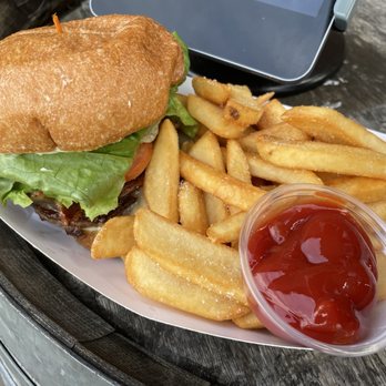 The Gorge White House - Burger - Wineries Near Me - Hood River, Oregon
