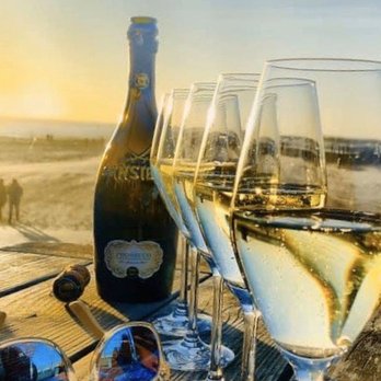 Arche Noah - Prosecco geht zu jeder Tageszeit - hier mit tollem Ausblick! - Beach Bars Near Me - St. Peter-Ording, SH Arche Noah - Prosecco geht zu jeder Tageszeit - hier mit tollem Ausblick! - Beach Bars Near Me - St. Peter-Ording, SH