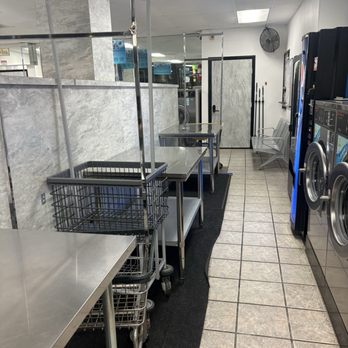 High Water Coin Laundry Laundromat - Vending machines more space fold clothes. - Laundromat Near Me - Fullerton, California