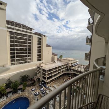 OUTRIGGER Reef Waikiki Beach Resort - Room 1048 ocean view - Hotels Near Me - Honolulu, Hawaii OUTRIGGER Reef Waikiki Beach Resort - Room 1048 ocean view - Hotels Near Me - Honolulu, Hawaii
