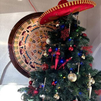 La Jali - Christmas tree - Mexican Near Me - Taylor, Michigan