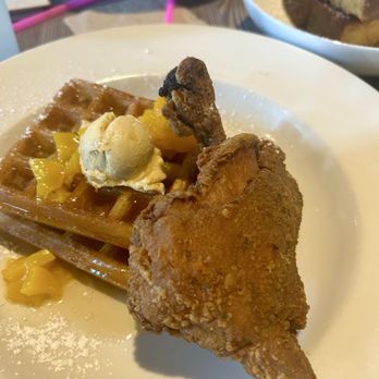 Samara Southern Creations - Fried Chicken with waffles with peaches - Pop-Up Restaurants Near Me - Oakland, California Samara Southern Creations - Fried Chicken with waffles with peaches - Pop-Up Restaurants Near Me - Oakland, California