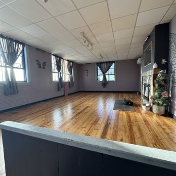 Spill The Tea Cafe + Infusion Yoga - Yoga studio - Yoga Near Me - Minoa, New York