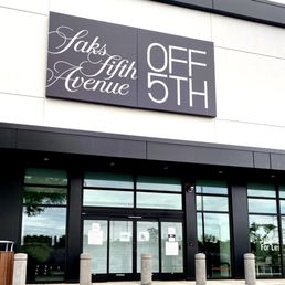 Exterior outside entrance of Saks OFF 5TH - West Hartford, Connecticut Exterior outside entrance of Saks OFF 5TH - West Hartford, Connecticut