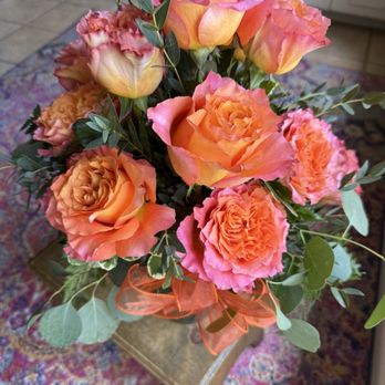 Taylor’d Flowers For You - A dozen Free Spirit Roses - Florists Near Me - Taylor, Texas Taylor’d Flowers For You - A dozen Free Spirit Roses - Florists Near Me - Taylor, Texas