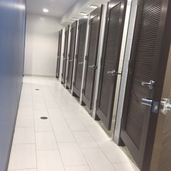 Memorial City/Club - Shower stalls