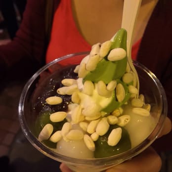 Via Tokyo - Rice crisps, green matcha ice cream and vanilla ice cream with red bean and Mochi in a cup - Desserts Near Me - Hong Kong, HK Via Tokyo - Rice crisps, green matcha ice cream and vanilla ice cream with red bean and Mochi in a cup - Desserts Near Me - Hong Kong, HK