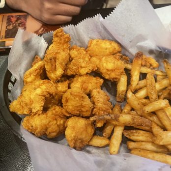 The Craft Bar and Grill - Chicken finger plate - Seafood Near Me - Enterprise, Alabama