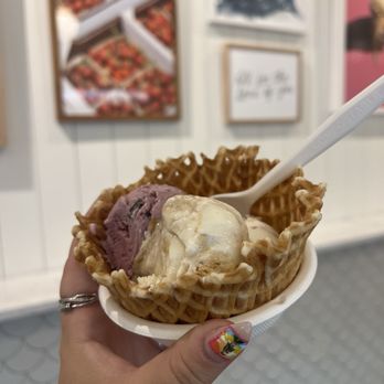 Jeni's Splendid Ice Creams - Ice Cream & Frozen Yogurt Near Me - Philadelphia, Pennsylvania Jeni's Splendid Ice Creams - Ice Cream & Frozen Yogurt Near Me - Philadelphia, Pennsylvania