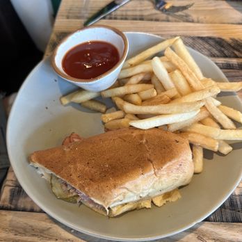 Canvas - Cuban - New American Near Me - Orlando, Florida