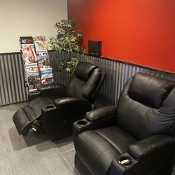Hensley's Auto Smog and Repair - Waiting area