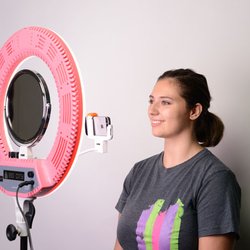 Big City Lights - The Ultimate Diva Ring Light comes with a make up mirror and a cell phone holder!
