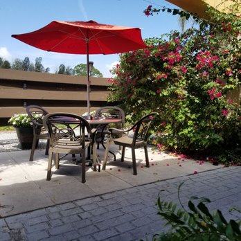 Sunnyside Cafe - Outside seating example - Breakfast & Brunch Near Me - Sarasota, Florida