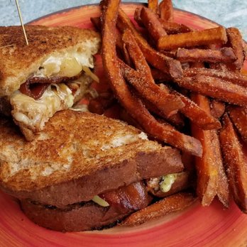 Tapoco Tavern - Stella Chicken Sandwich AH-mazing!! - Resorts Near Me - Robbinsville, North Carolina Tapoco Tavern - Stella Chicken Sandwich AH-mazing!! - Resorts Near Me - Robbinsville, North Carolina