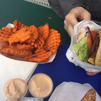 Burger Barn - Single Bacon Cheeseburger and Sweet Potatoes w chipotle mayo - Burgers Near Me - Bridgeport, California Burger Barn - Single Bacon Cheeseburger and Sweet Potatoes w chipotle mayo - Burgers Near Me - Bridgeport, California
