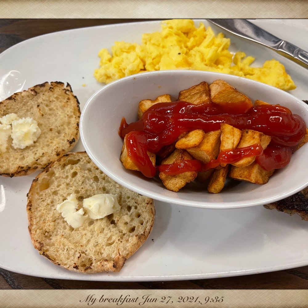 Another Broken Egg Cafe - I wanted fruit for my side, but the Waitress forgot to ask me what I wanted. She gave me potatoes. The hand pattied sausage was delicious. - Breakfast & Brunch Near Me - Jacksonville, Florida