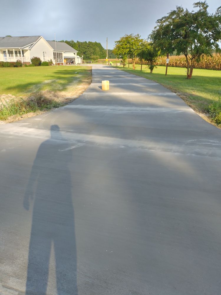 HUGO’S CONCRETE Updated June 2024 27 Photos Kinston, North Carolina Flooring Phone