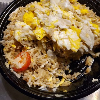 Dok Khao - Crabmeat fried rice was ok but really greasy and the tomatoes didn't make any since! - Thai Near Me - Woodbridge, Virginia