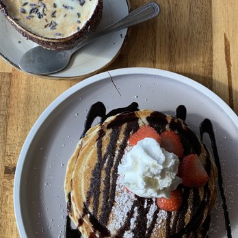 Hatch 44 Cafe - White Winter Wonderland and Nutella What's Stuffed - Cafes Near Me - Metuchen, New Jersey