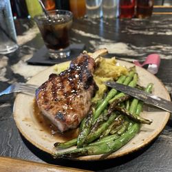 Zynda's - Double bone pork chop
