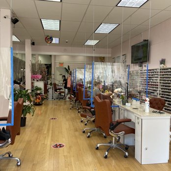 Queen Bee Nails and Spa - Inside w plexiglass in between everyone - Nail Salons Near Me - Brighton, Massachusetts Queen Bee Nails and Spa - Inside w plexiglass in between everyone - Nail Salons Near Me - Brighton, Massachusetts