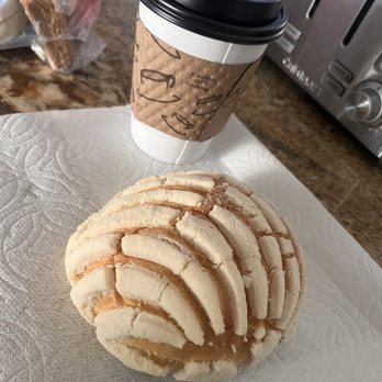 Beto's Bakery - Concha with café de olla - Bakeries Near Me - Ceres, California